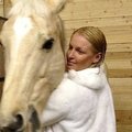 Муж Волочковой подарил ей коня