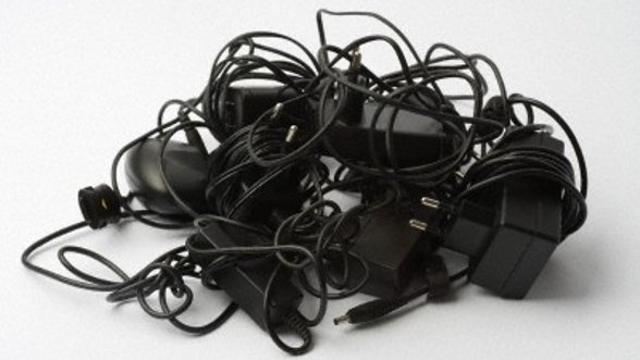 2011 m. pradžioje pasirodys vienodi mobilių telefonų krovikliai
