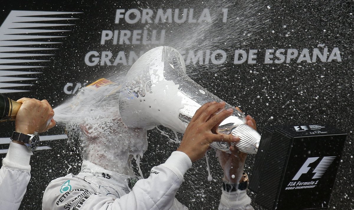 Lewisas Hamiltonas vėl maudėsi pergalės šampane