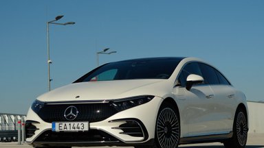 Naujo elektrinio „Mercedes-Benz EQS“ testas: ir vėl jis geriausias