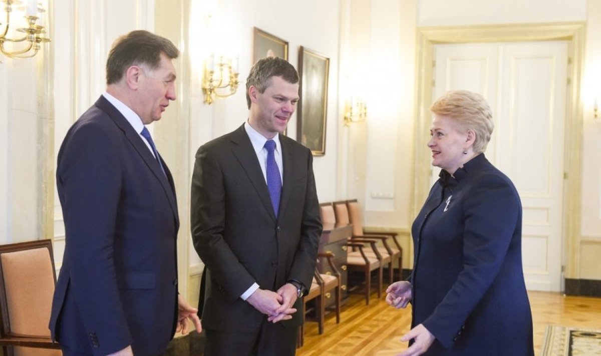 Darius Jauniškis (centre), President Dalia Grybauskaitė, PM Algirdas Butkevičius