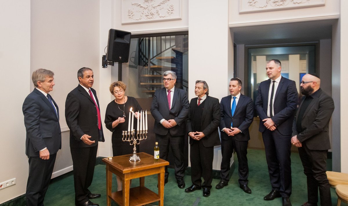 Lighting of the hanukkiah at the Presidential Palace