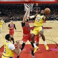 Lebronas užsivedęs: trečias iš eilės trigubas dublis ir neįtikėtina „Lakers“ pergalė