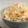 Kopūstų salotos su morkomis – atnaujintas klasikinis receptas