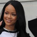 Rihanna nepaliauja stebinti drastiškais šukuosenos pokyčiais