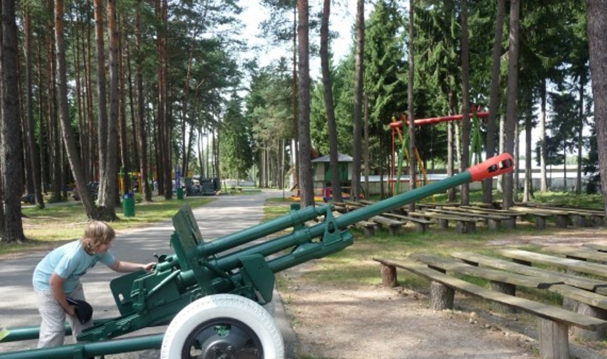 Grūto parkas. Sovietinės artilerijos eksponatas
