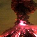 Meksikos Kolimos ugnikalnis ir toliau nerimsta: įspūdingi kadrai