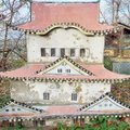Smalsuolius traukęs telšiškio sukurtas japoniškas sodas-muziejus turistų jau nepriima: kūriniai baigia sunykti