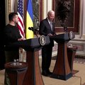 Bidenas: respublikonai Rusijai įteiks „kalėdinę dovanėlę“, jeigu nesuteiks Ukrainai papildomos karinės paramos