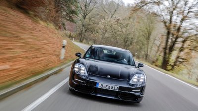 "Porsche Taycan"