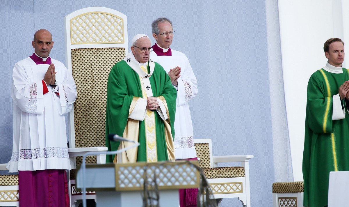 Popiežius Pranciškus atvyko į Kauno santaką