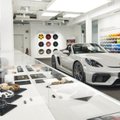 Žvilgsnis į „Porsche“ gamyklą Vokietijoje: klientai už išskirtinius automobilius yra pasiryžę pakloti šimtus tūkstančių
