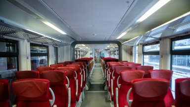Svarbu keliaujantiems: dėl elektrifikacijos darbų pro Radviliškį važiuos mažiau traukinių – ką svarbu žinoti