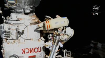 Italė Samantha Cristoforetti ir rusas Olegas Artemjevas dirbo stoties išorėje montuodami naują kibernetinį manipuliatorių.
