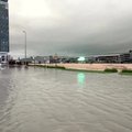 В Дубае — наводнение. Территория аэропорта напоминает озеро
