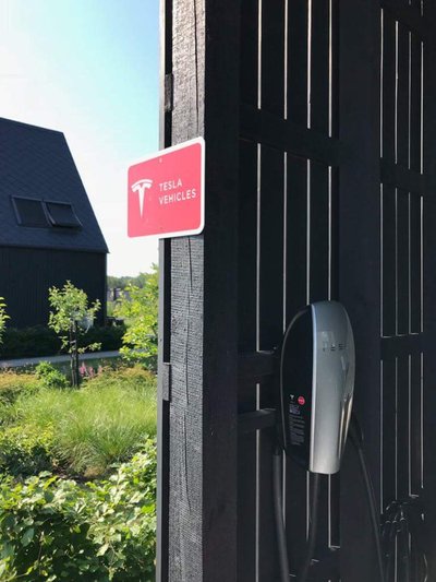 "Tesla Destination Charging" punktas svečių namuose Druskininkuose