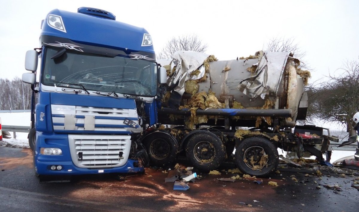 Wypadek litewskiej ciężarówki. Foto: podlaska.policja.gov.pl