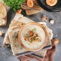 Pievagrybių sriuba su sūriu – aromatinga ir soti