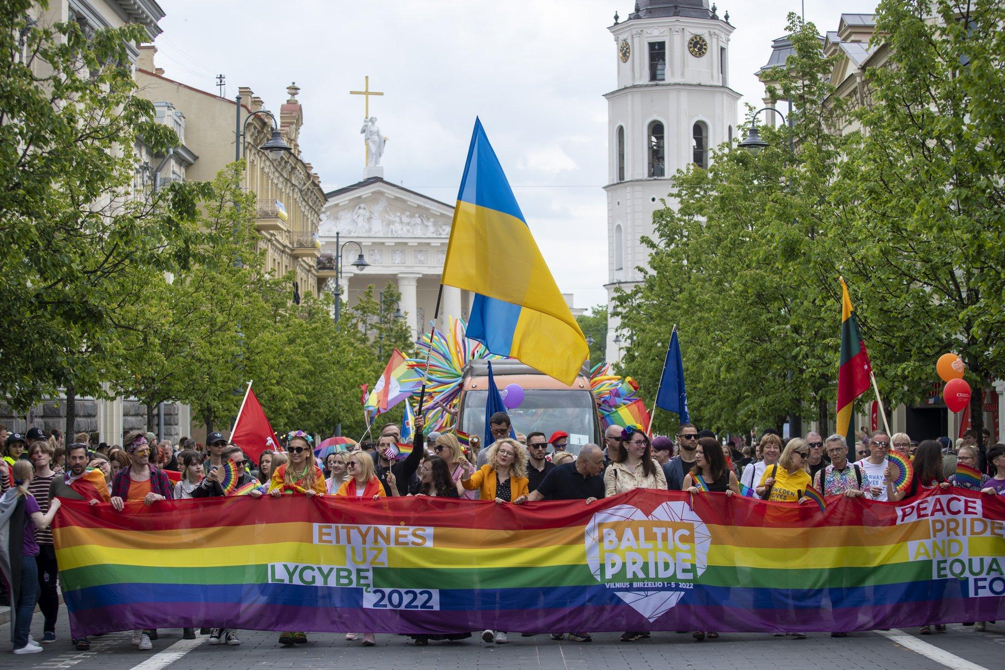 В Вильнюсе состоялось шествие Baltic pride: настроение праздничное,  собралось много зарубежных гостей - Delfi RU