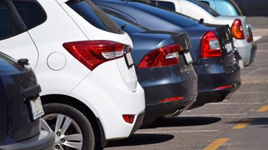 Siūloma bausti privačias automobilio parkavimo vietas užėmusius vairuotojus: bauda galėtų siekti net iki 500 eurų