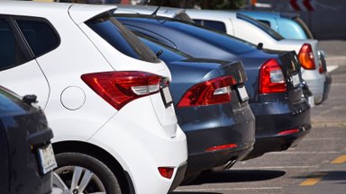 Siūloma bausti privačias automobilio parkavimo vietas užėmusius vairuotojus: bauda galėtų siekti net iki 500 eurų