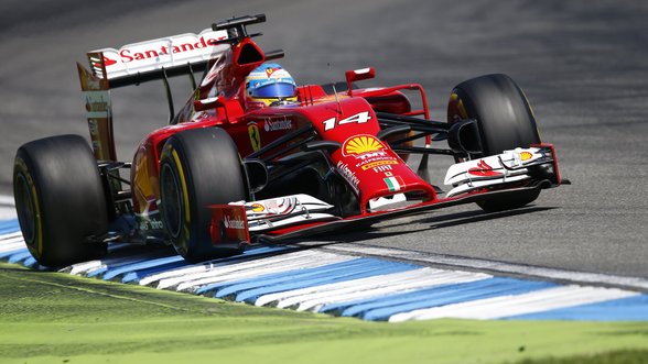 „Ferrari“ žada padidinti variklio galią