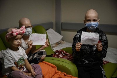 Onkologinės ligoninės Ukrainoje mažieji pacientai slepiasi nuo Rusijos karinių išpuolių prieš civilius