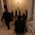 Protestuotojams įpykus dėl paliaubų susitarimo su Baku, Armėnijos parlamente tvyro chaosas