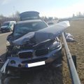 Kėdainių r. susidūrė vilkikas ir BMW: avarijos metu buvo sužalotas nepilnametis