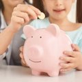 Psichologė pataria, kaip su vaikais aptarinėti finansus: netinkami būdai gali sutraumuoti