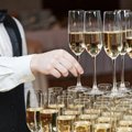 Gydytojas: šampanas Naujųjų naktį – bloga idėja