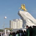 Turkmėnija paneigė, kad prie sienos su Afganistanu telkiama sunkioji karinė technika