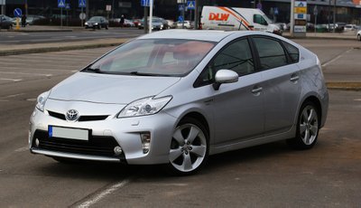 Hibridinis "Toyota Prius"