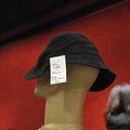 Aukcione parduota M. Jacksono skrybėlė