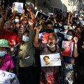 Mianmaras išlaisvino daugiau kaip 600 per protestus sulaikytų žmonių