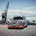 „Audi“ atskleidė „e-tron“ elektromobilio salono išvaizdą ir technologijas