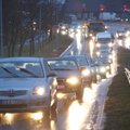 Triukšmas dėl automobilių mokesčio tęsiasi: po kilusio nepasitenkinimo – ministro atsakas dėl mokesčio „Regitroje“