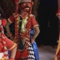 Indonezijoje saugoma šokių su kaukėmis tradicija