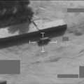 Nufilmuota: britai subombarduoja sprogmenų prikrautą ISIS sunkvežimį
