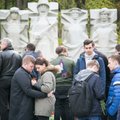 Hundreds gather in cemetery in Vilnius to mark end of World War Two