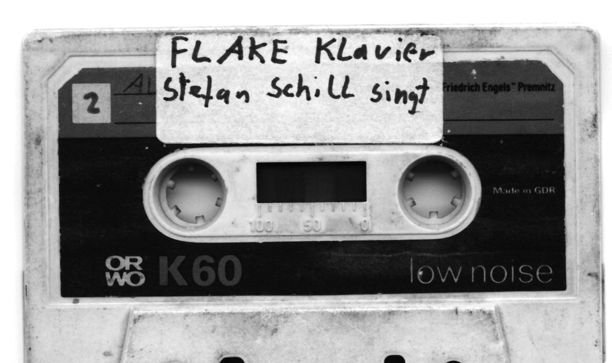 Flake’o kasetė. Šiandien „Rammstein“ grupės klavišininkas, anuomet „Feeling B“ grupės ir daugelio kitų projektų dalyvis.