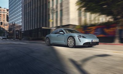 „Porsche“ pristato dar vieną elektromobilio „Taycan“ versiją