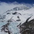Nuo Everesto kalno surinktos šiukšlės paverstos meno instaliacija