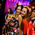 Savaitgalio ritmai: penktadienį Vilniuje seksualios merginos užplūdo naktinį klubą