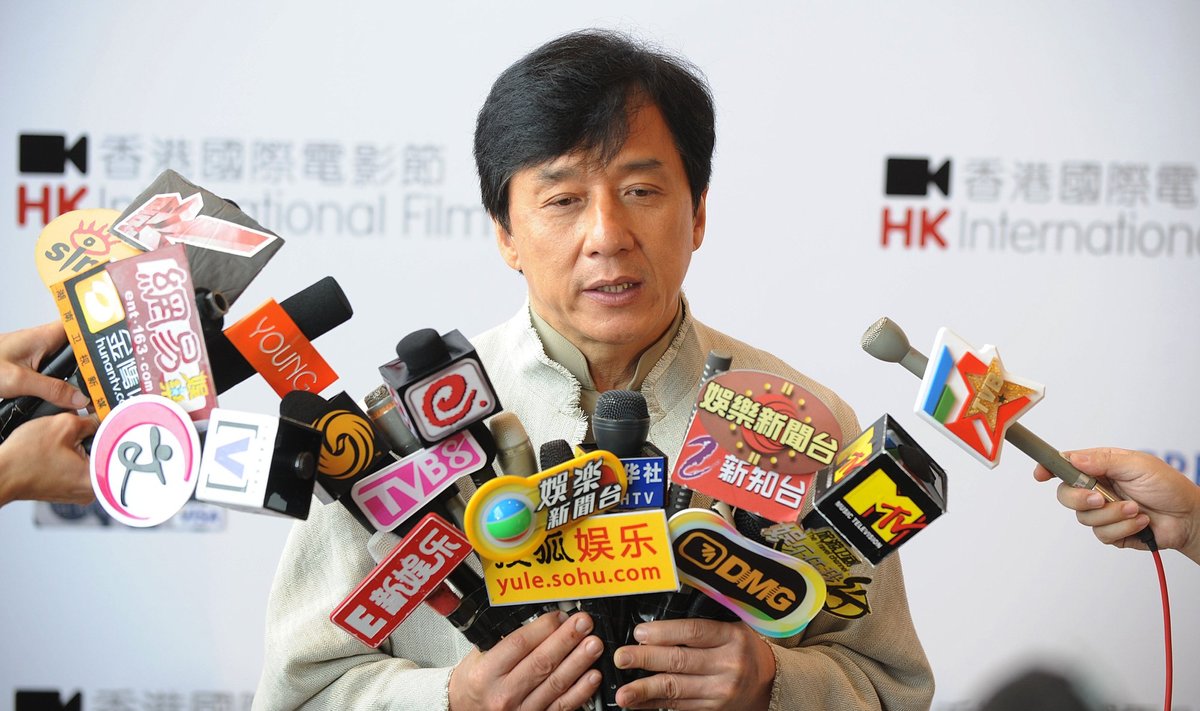 Honkongo kino žvaigždė Jackie Chanas spaudos konferencijoje pristato savo naująjį filmą „Shinjuku Incident“