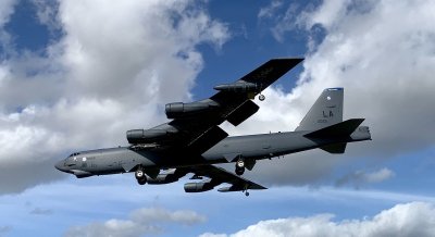 B-52 leidžiasi