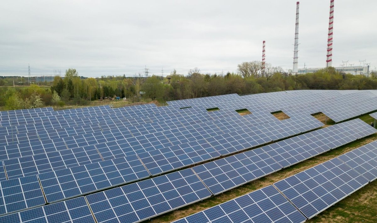 „Ignitis gamyba“ įrengta saulės elektrinė Obeniuose