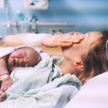 Daugelio idealizuojamas natūralus gimdymas ne visada baigiasi sėkmingai: medikų įspėjimai, kada nereikėtų rizikuoti