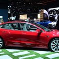 „Tesla“ pristatė pirmuosius „Model 3“ į Europą