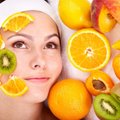 11 svarių priežasčių, kodėl verta naudoti vitamino C serumą odai